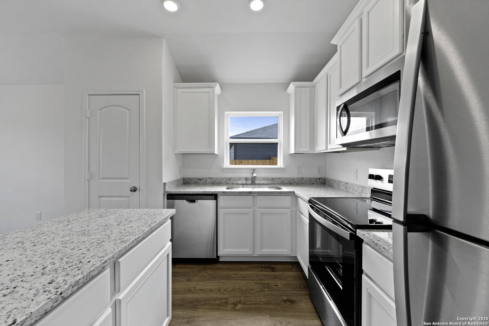 Lytle, TX 78052,16004 Stratford Cove