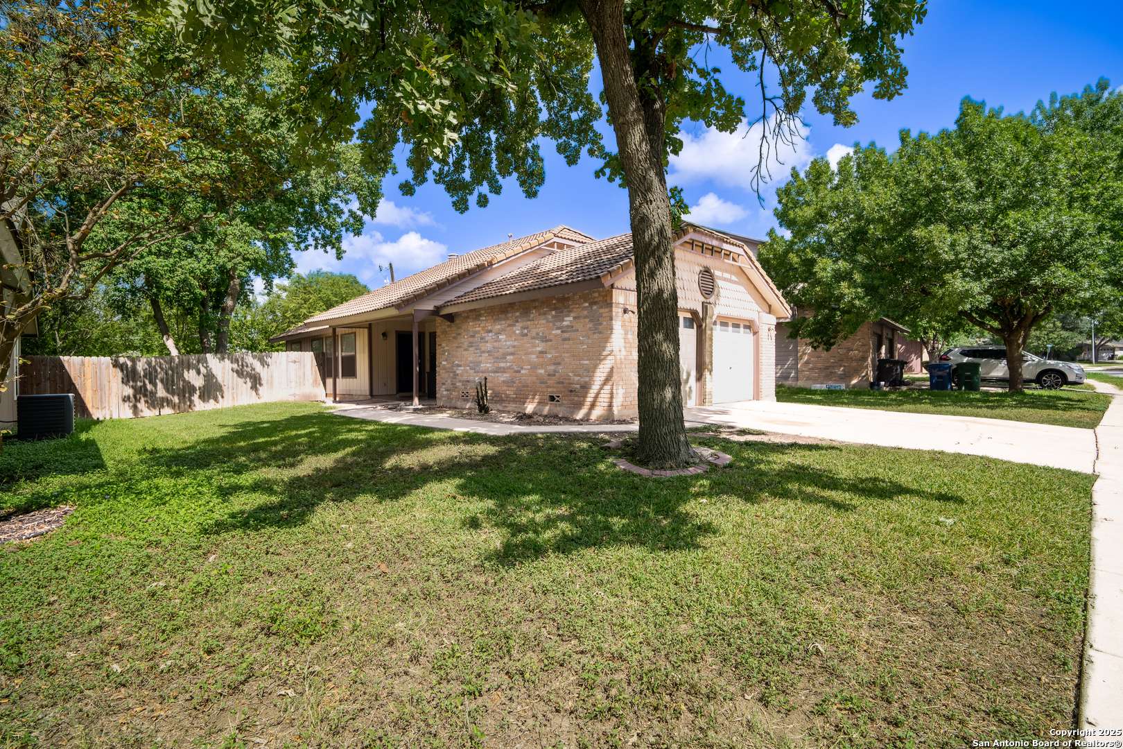 San Antonio, TX 78233,5619 Sunup Dr