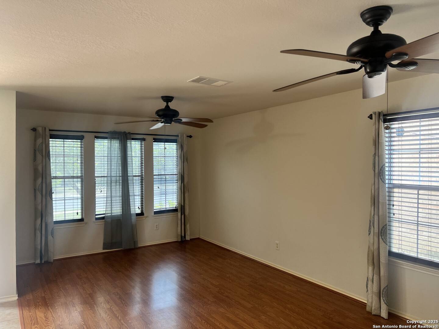 San Antonio, TX 78223,5119 Terrace Wood