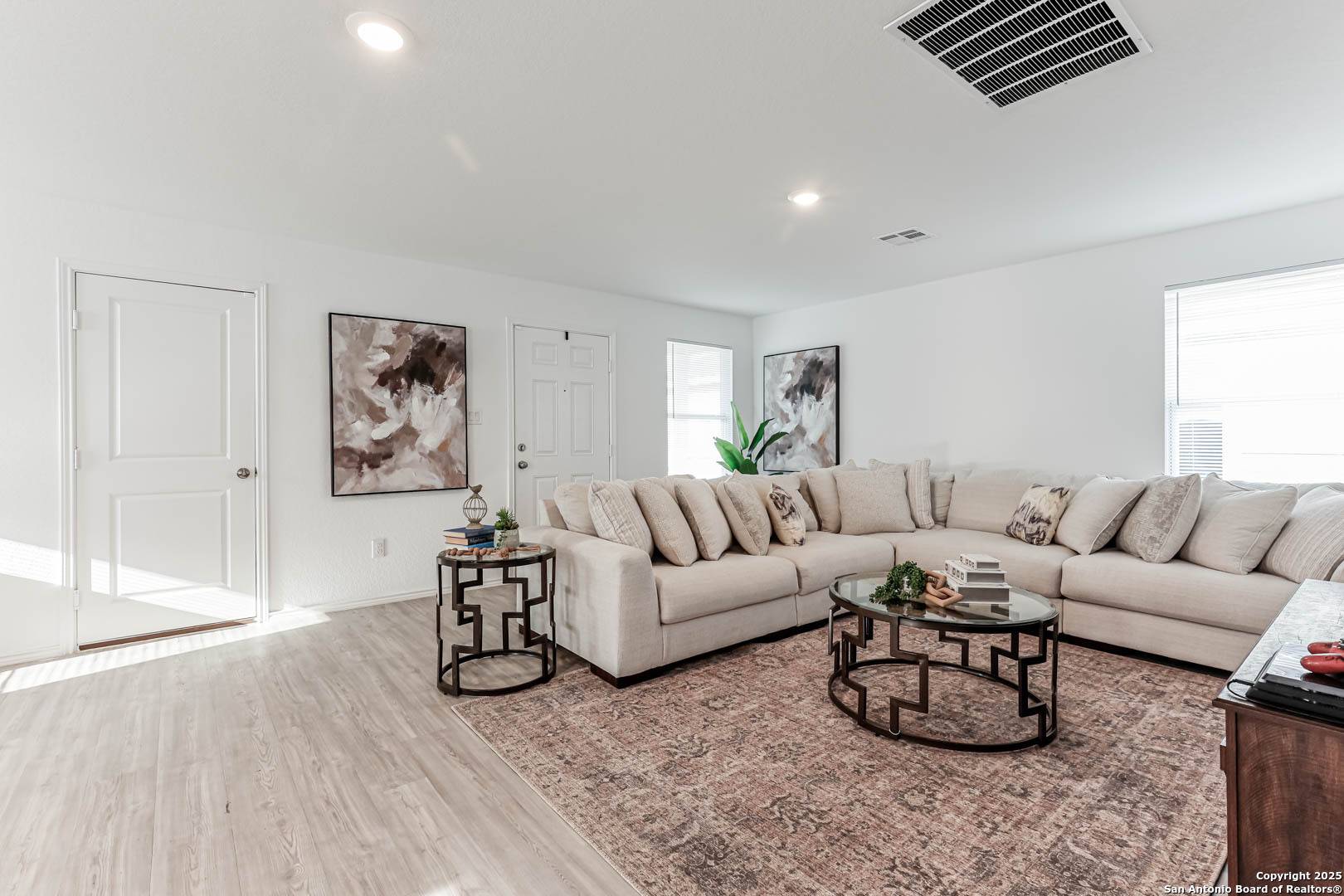 Seguin, TX 78155,5935 Texas