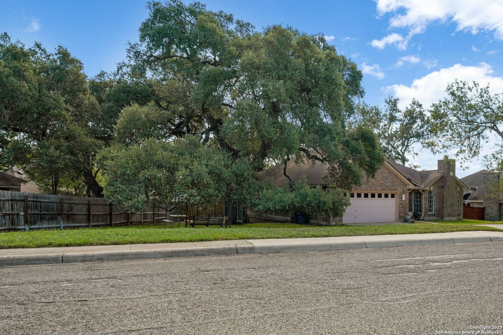 San Antonio, TX 78259,19520 Encino Crown