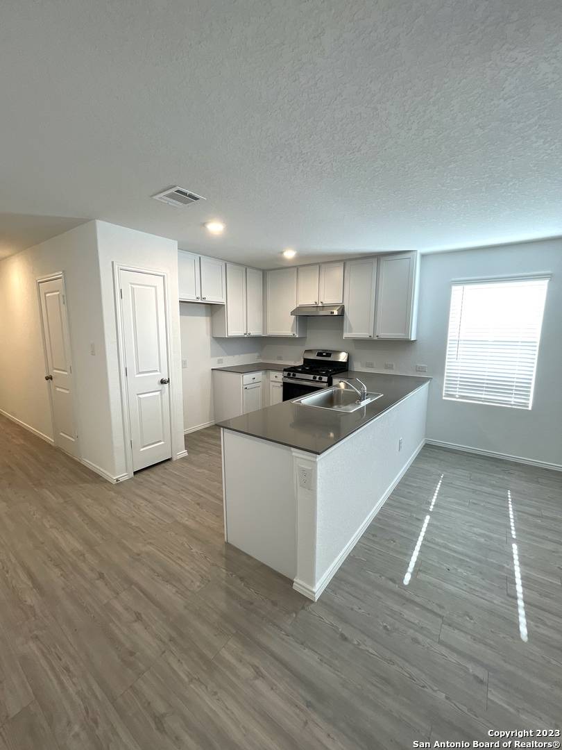 San Antonio, TX 78252,7274 Pasture Run