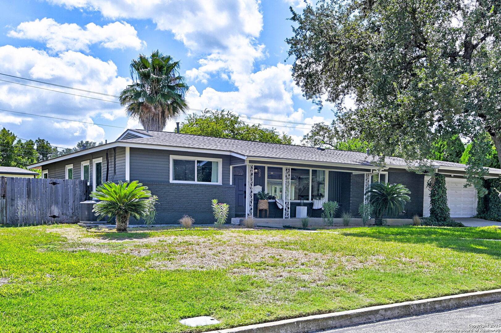 San Antonio, TX 78209,530 Burnside Dr.