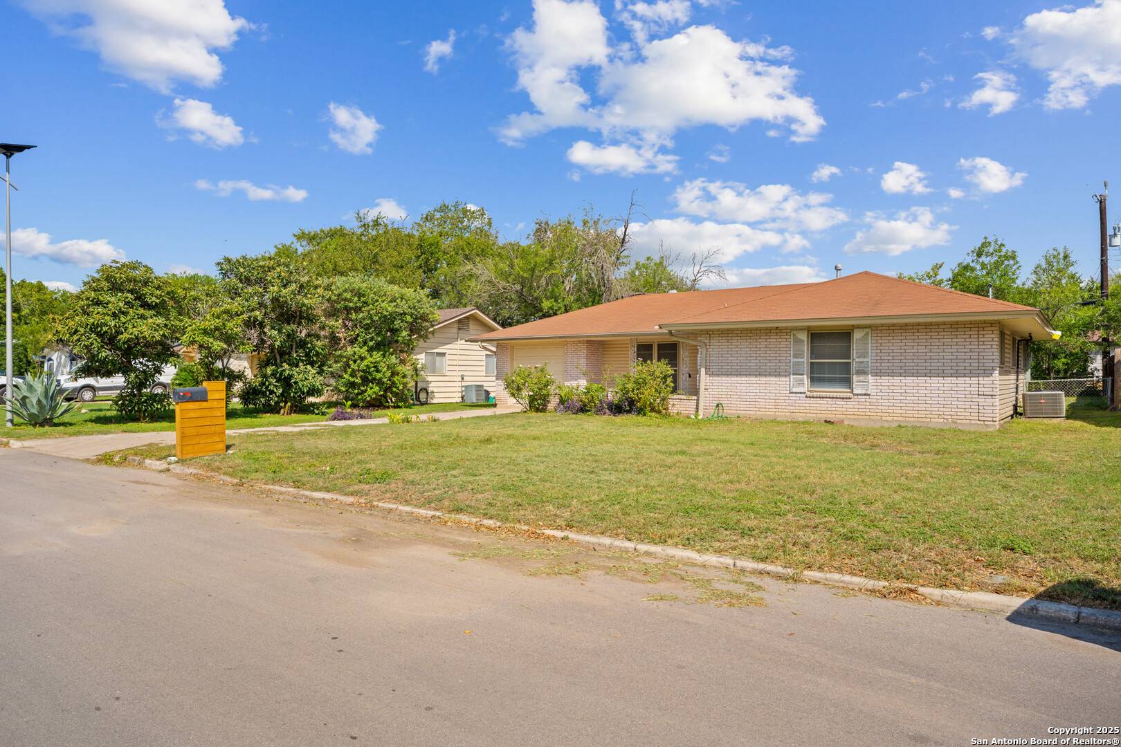 San Antonio, TX 78217,4427 First View