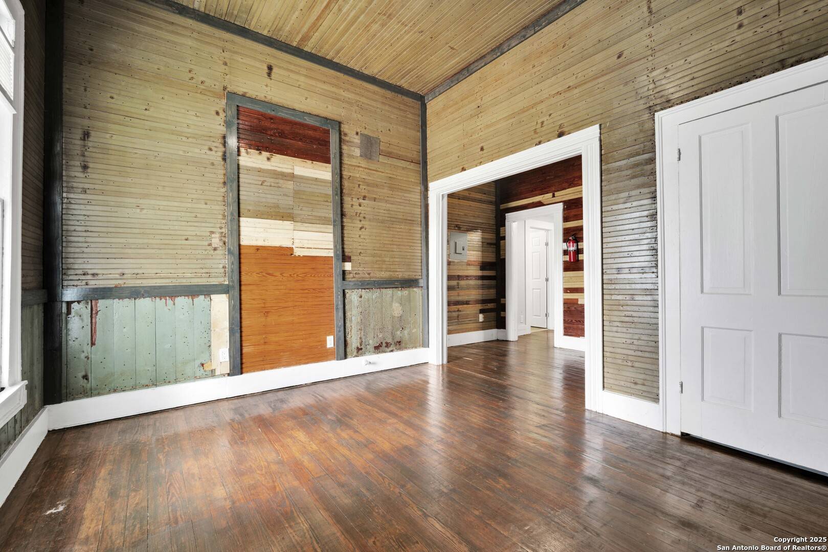 San Antonio, TX 78212,121 Howard St UNIT 2