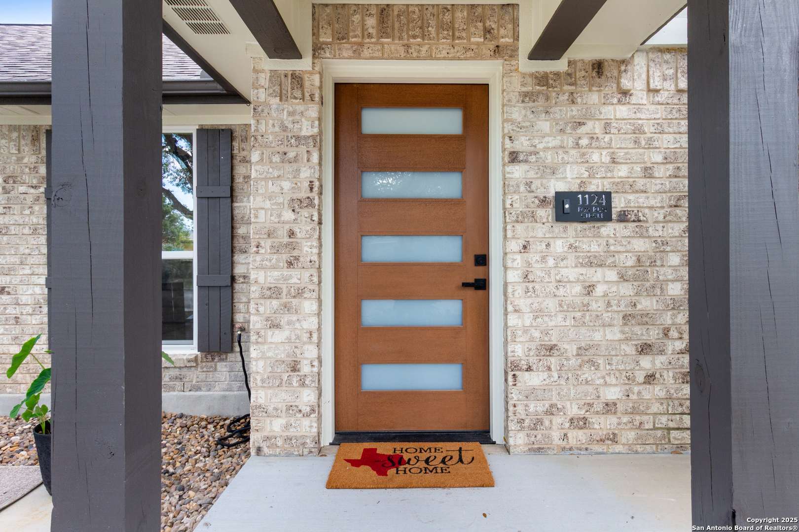 New Braunfels, TX 78130,1124 Fox Run Circle