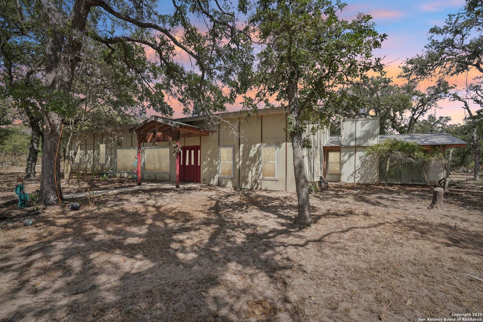 Seguin, TX 78155,3001 Curry