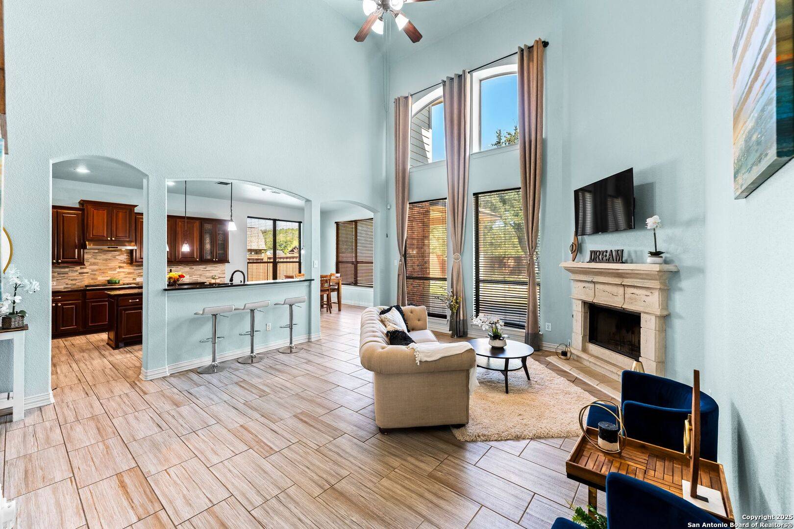 Helotes, TX 78023-3523,11407 MASSIVE MT