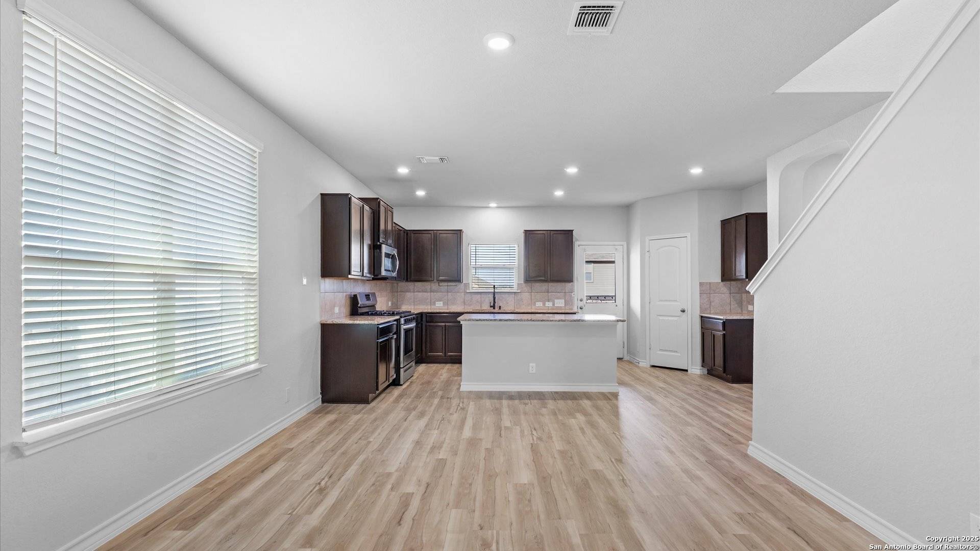 Schertz, TX 78108,408 Swift Move