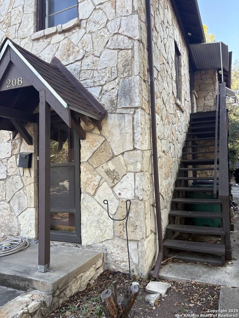 San Antonio, TX 78212,210 E Lullwood Ave UNIT 208
