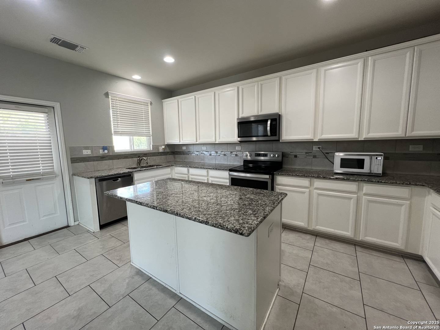 San Antonio, TX 78254,12031 Silver