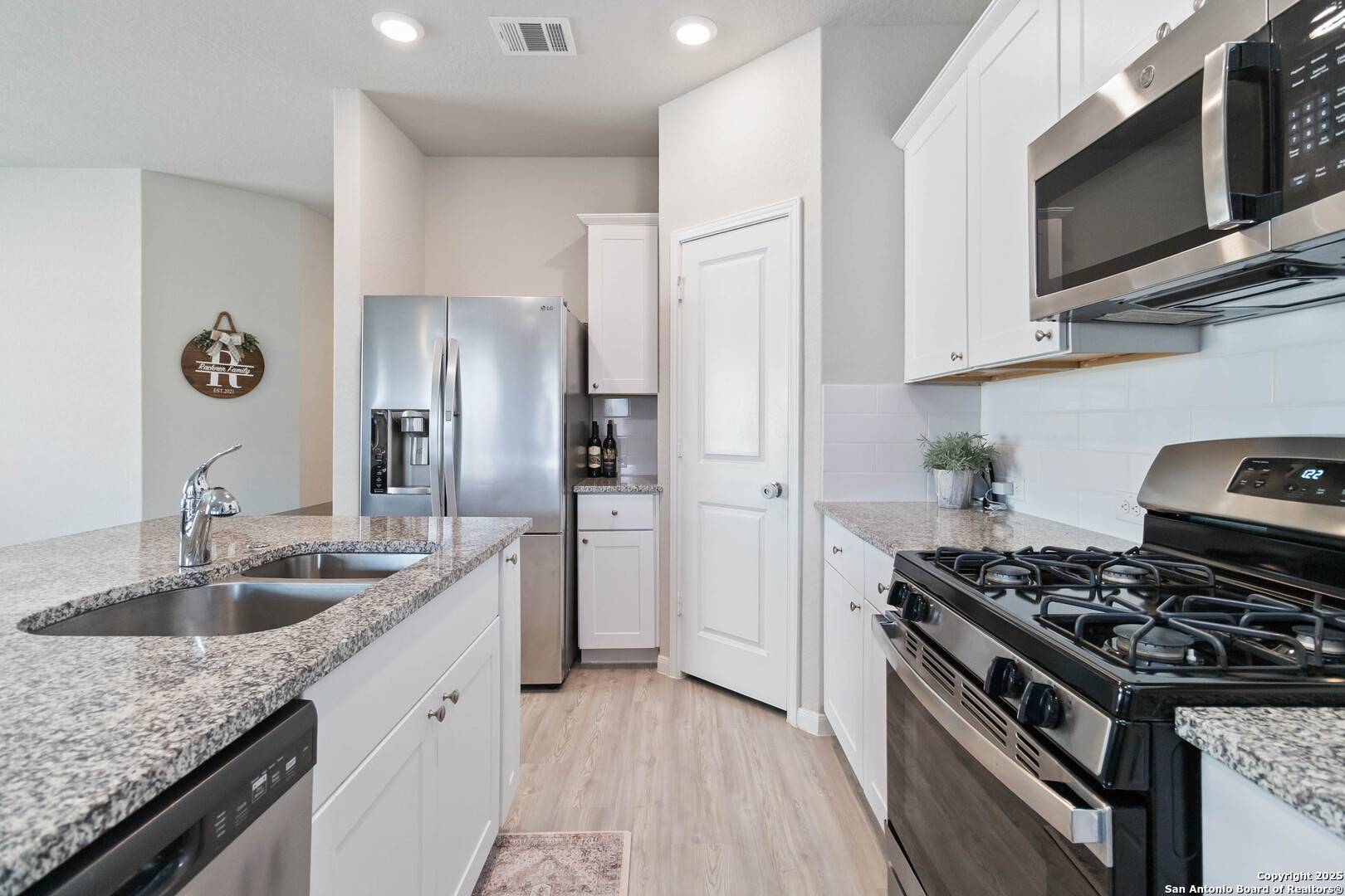 San Antonio, TX 78254,9611 Morgans Mills