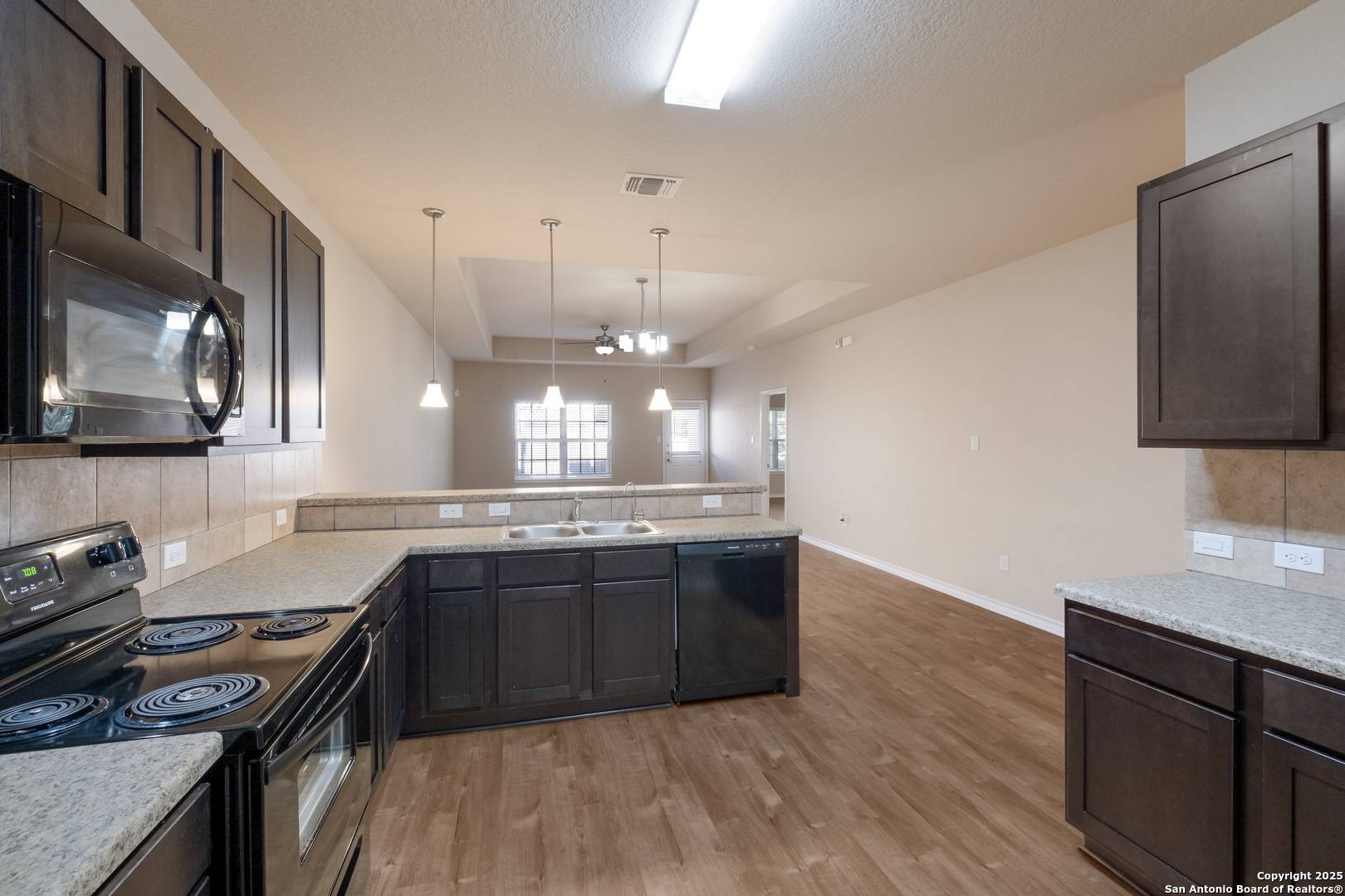 San Antonio, TX 78227,7019 Hallie Rdg