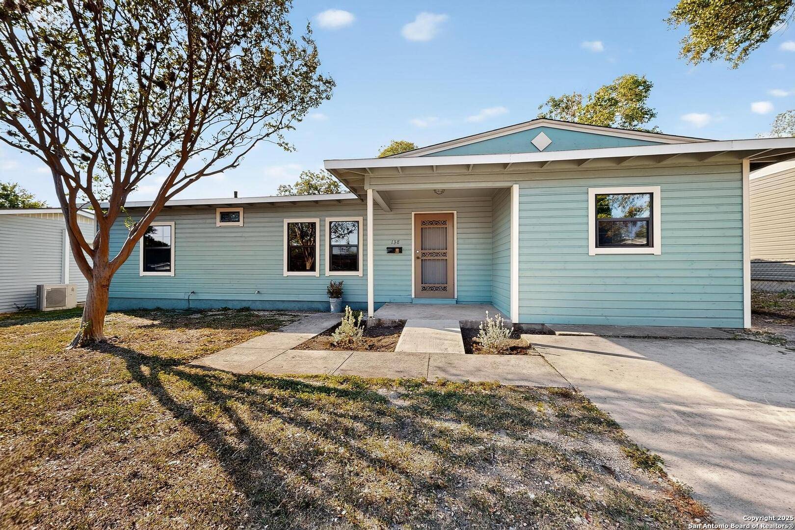 San Antonio, TX 78213,138 Lively