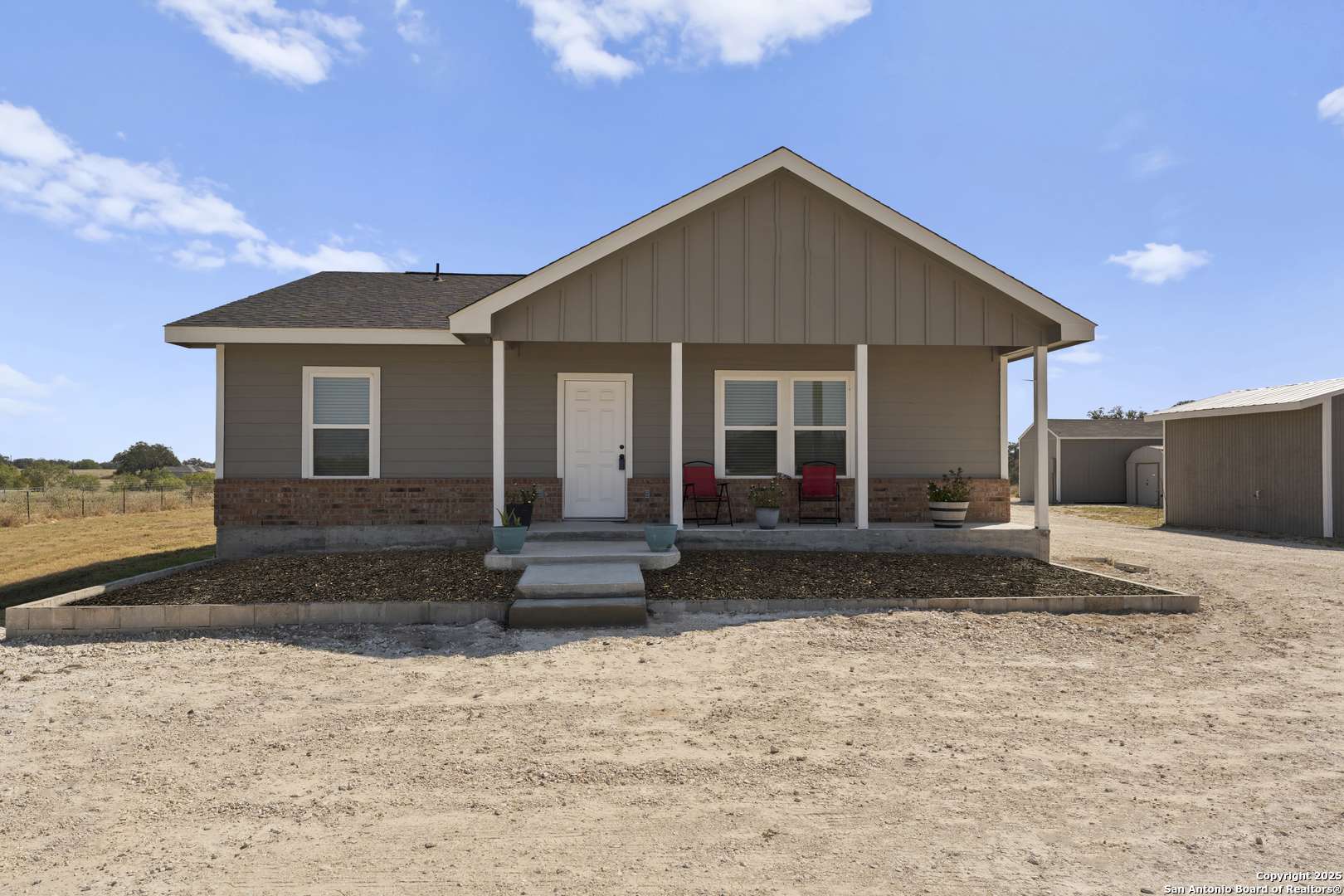 Devine, TX 78016,214 County Road 7755