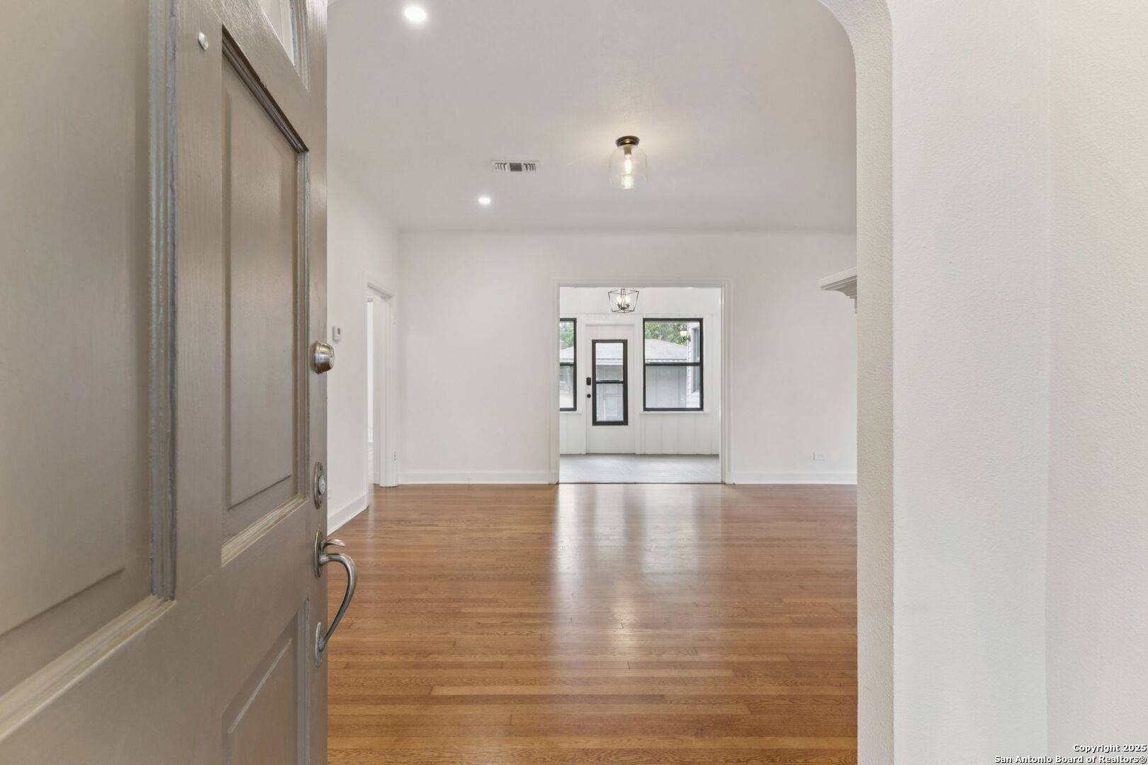 San Antonio, TX 78212,122 E Norwood Ct