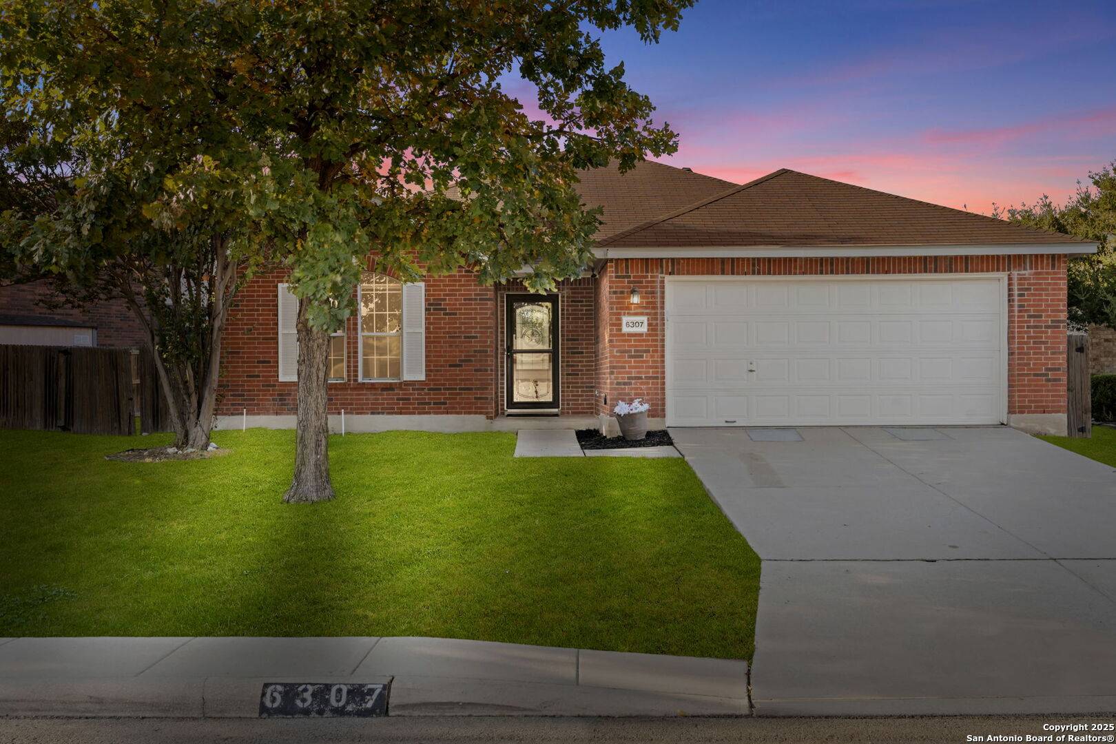 San Antonio, TX 78240,6307 Parkland Oaks