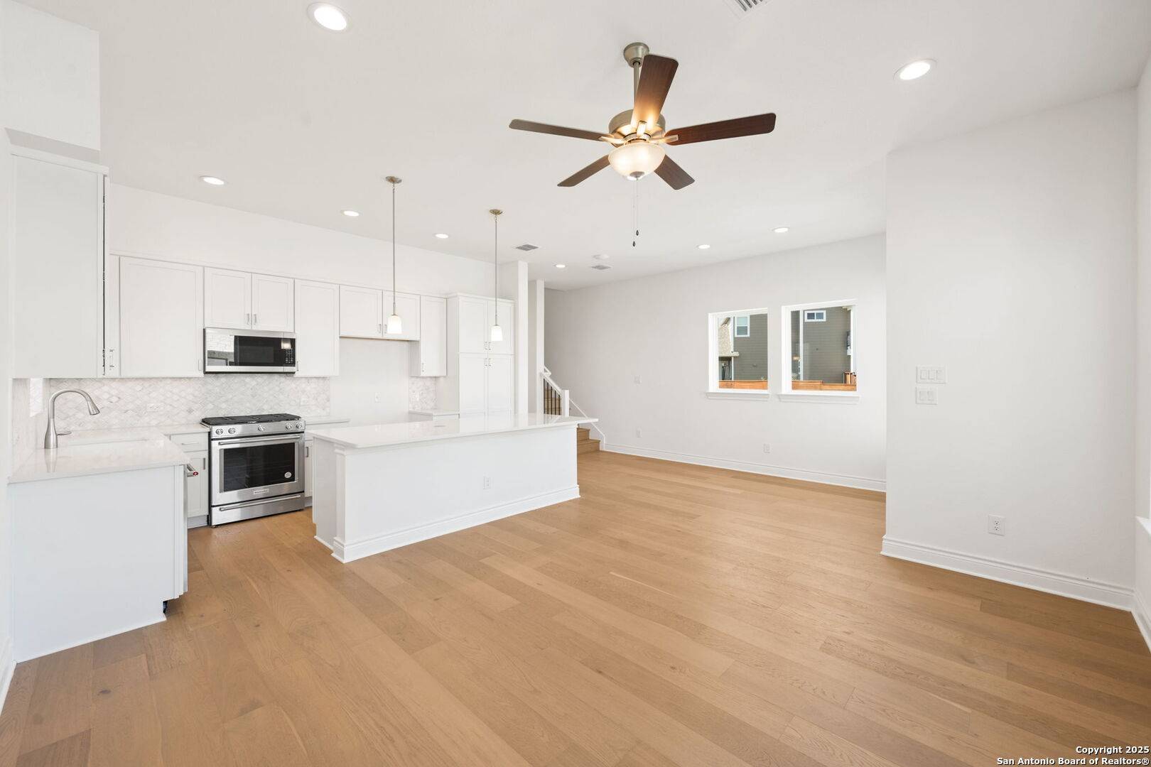 New Braunfels, TX 78130,895 N Academy