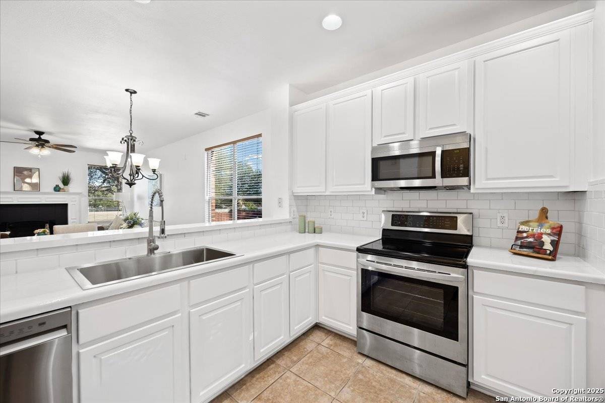 San Antonio, TX 78261,26918 Redstone Hill