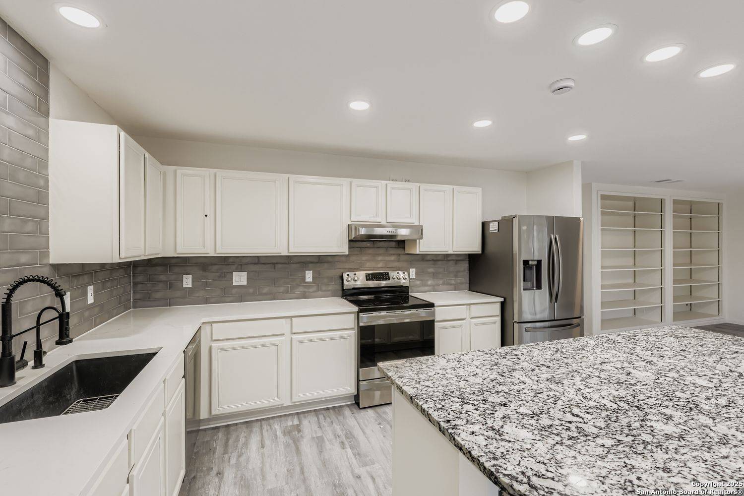 San Antonio, TX 78232,1923 Town Oak