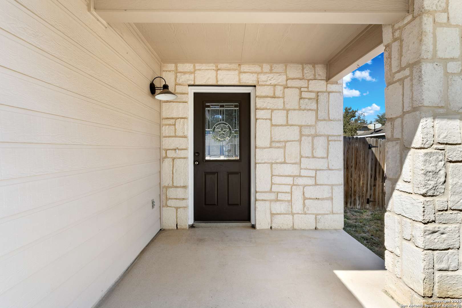 Selma, TX 78154,8119 Running Hollow