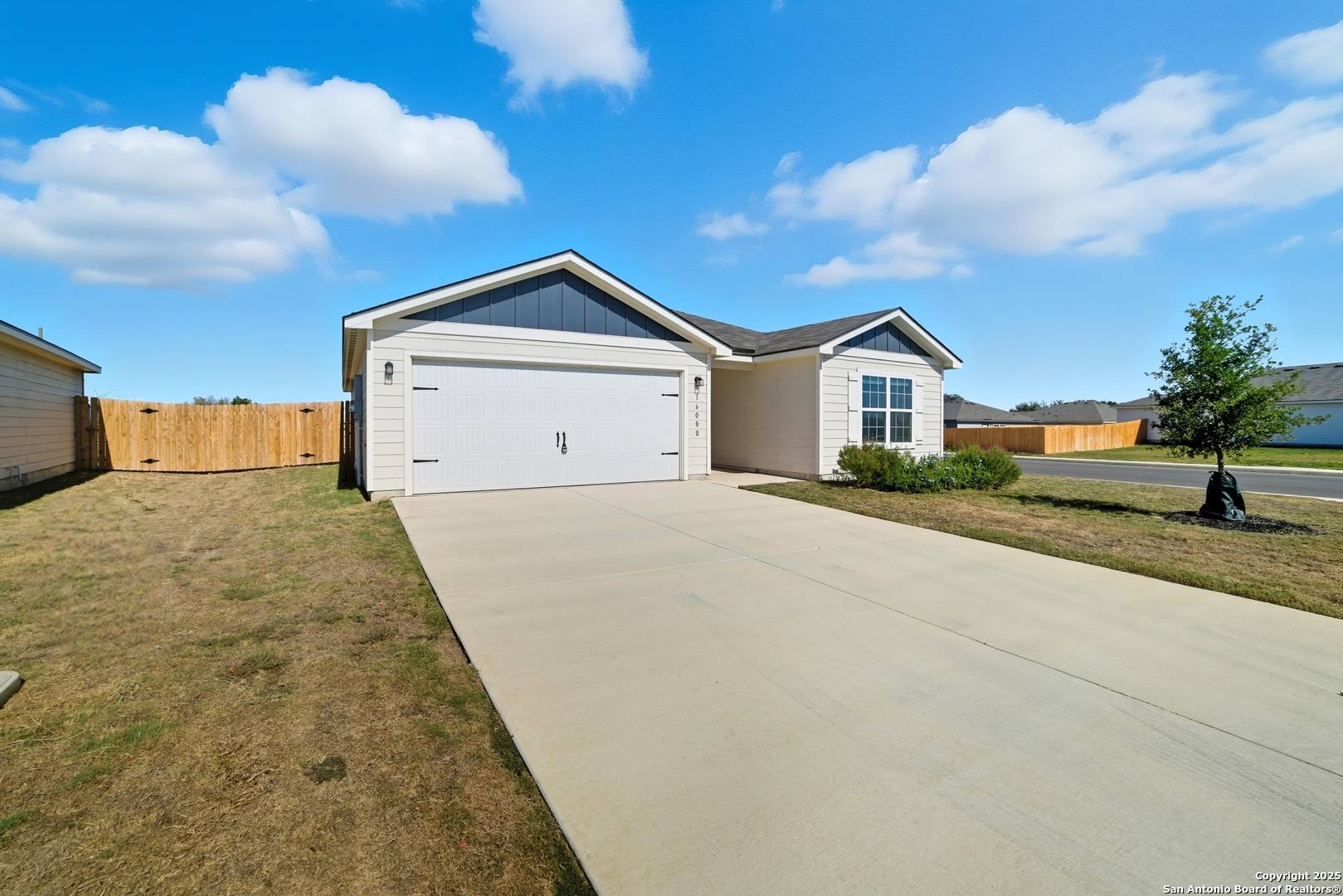 Lytle, TX 78052,16000 Windview Court