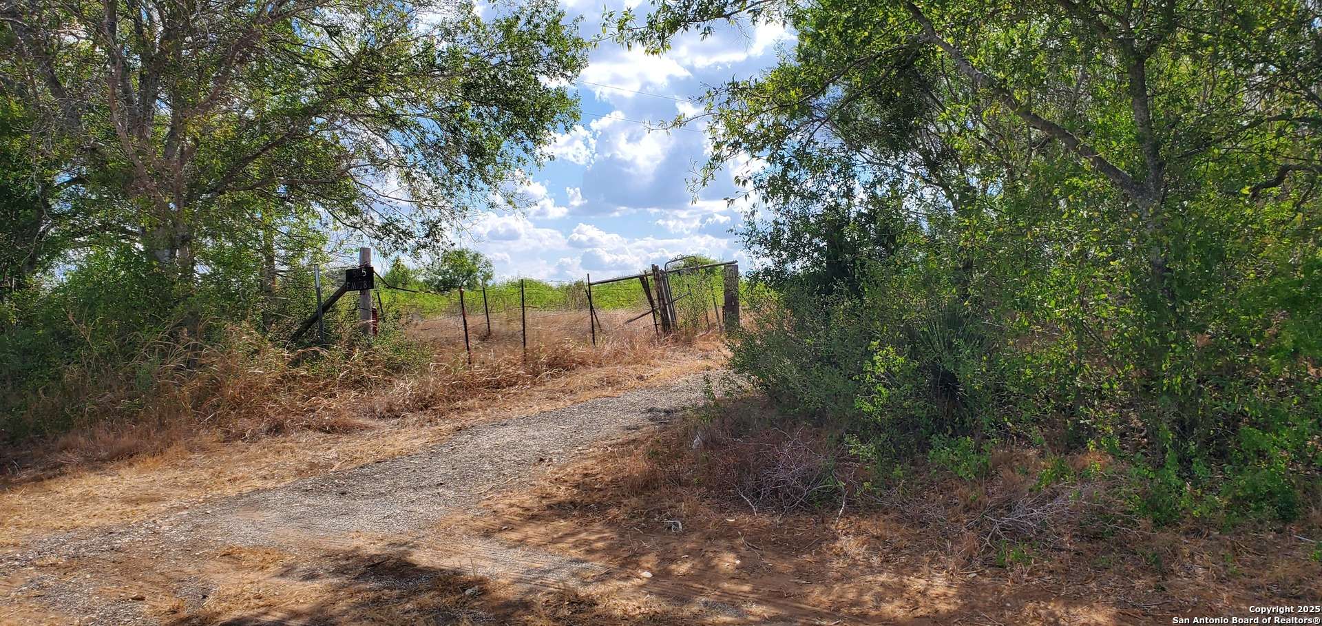 Pleasanton, TX 78064,5815 Fm 1784