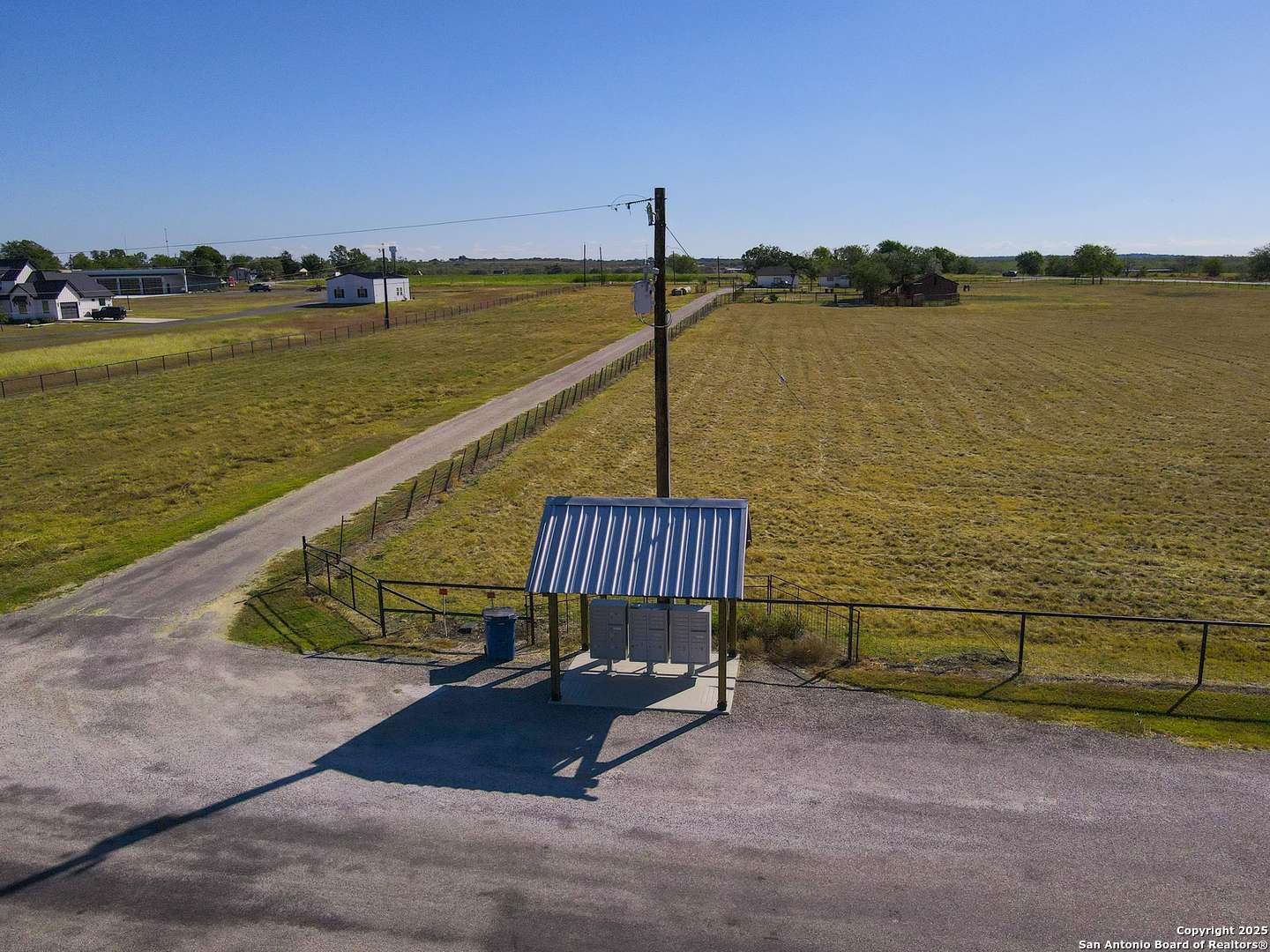 Geronimo, TX 78155,1271 Branch Rd