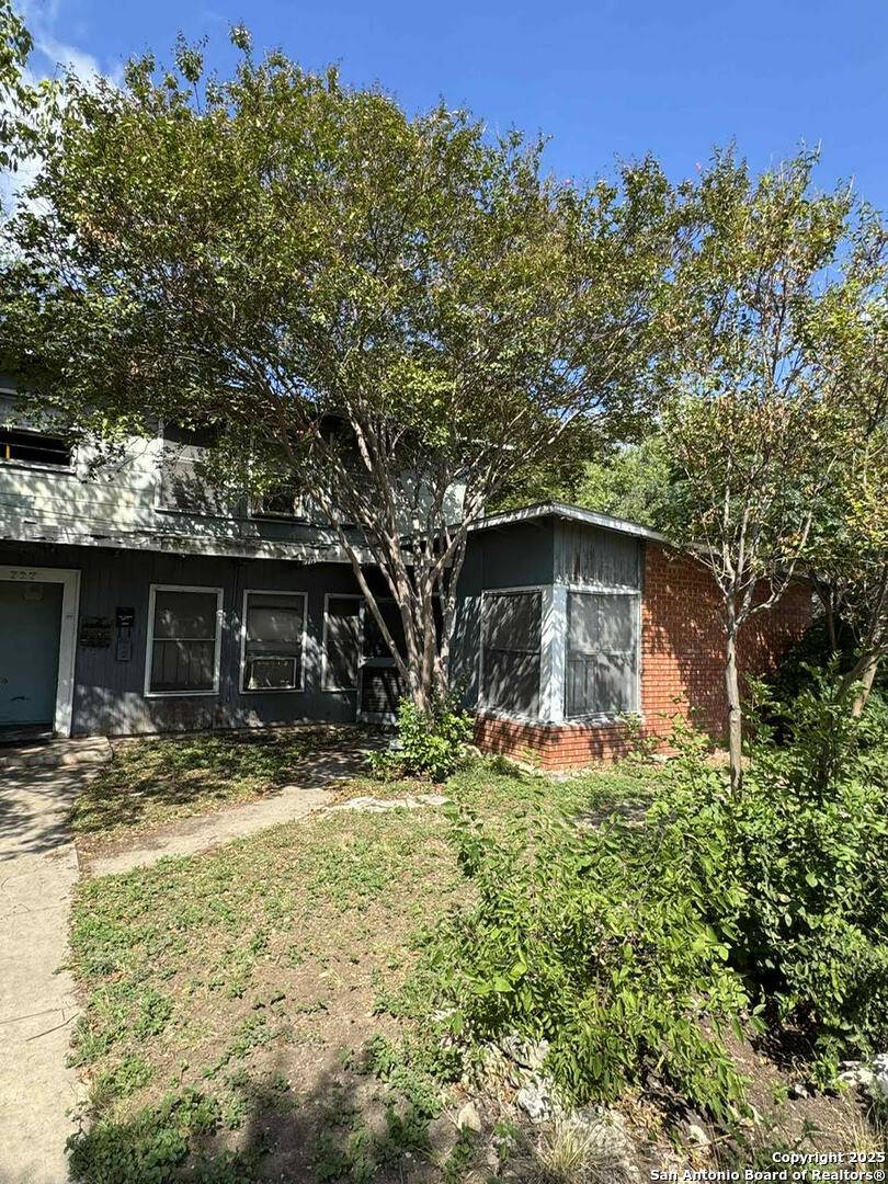 San Antonio, TX 78212,727 Carney St