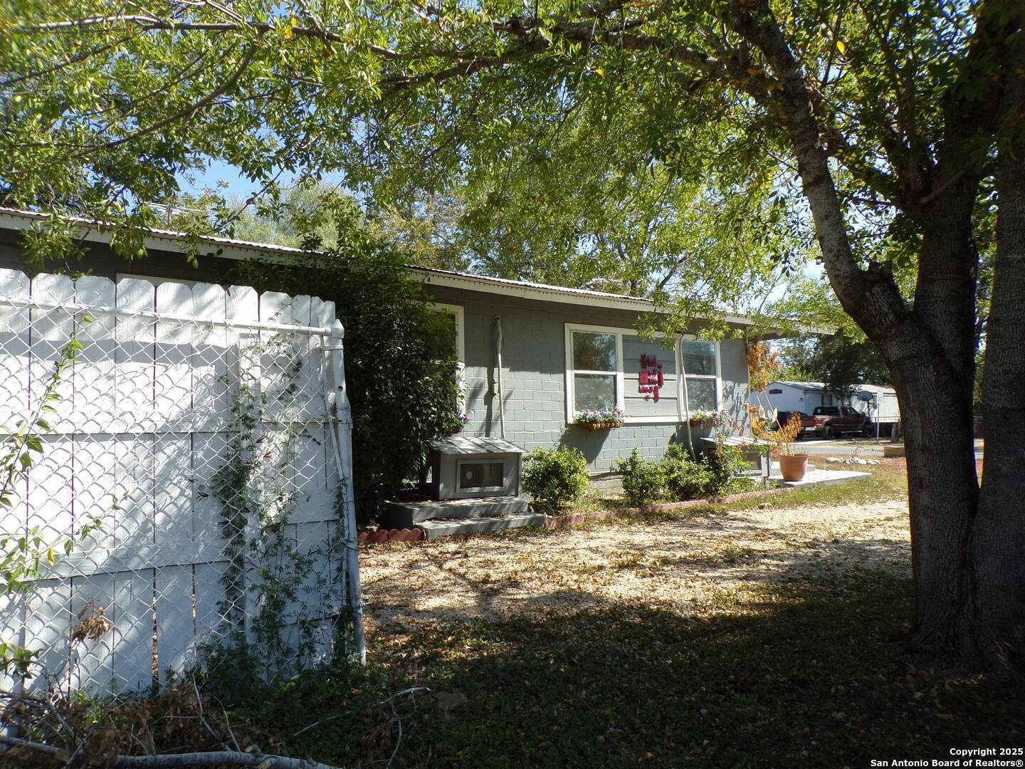 Hondo, TX 78861,416 16th
