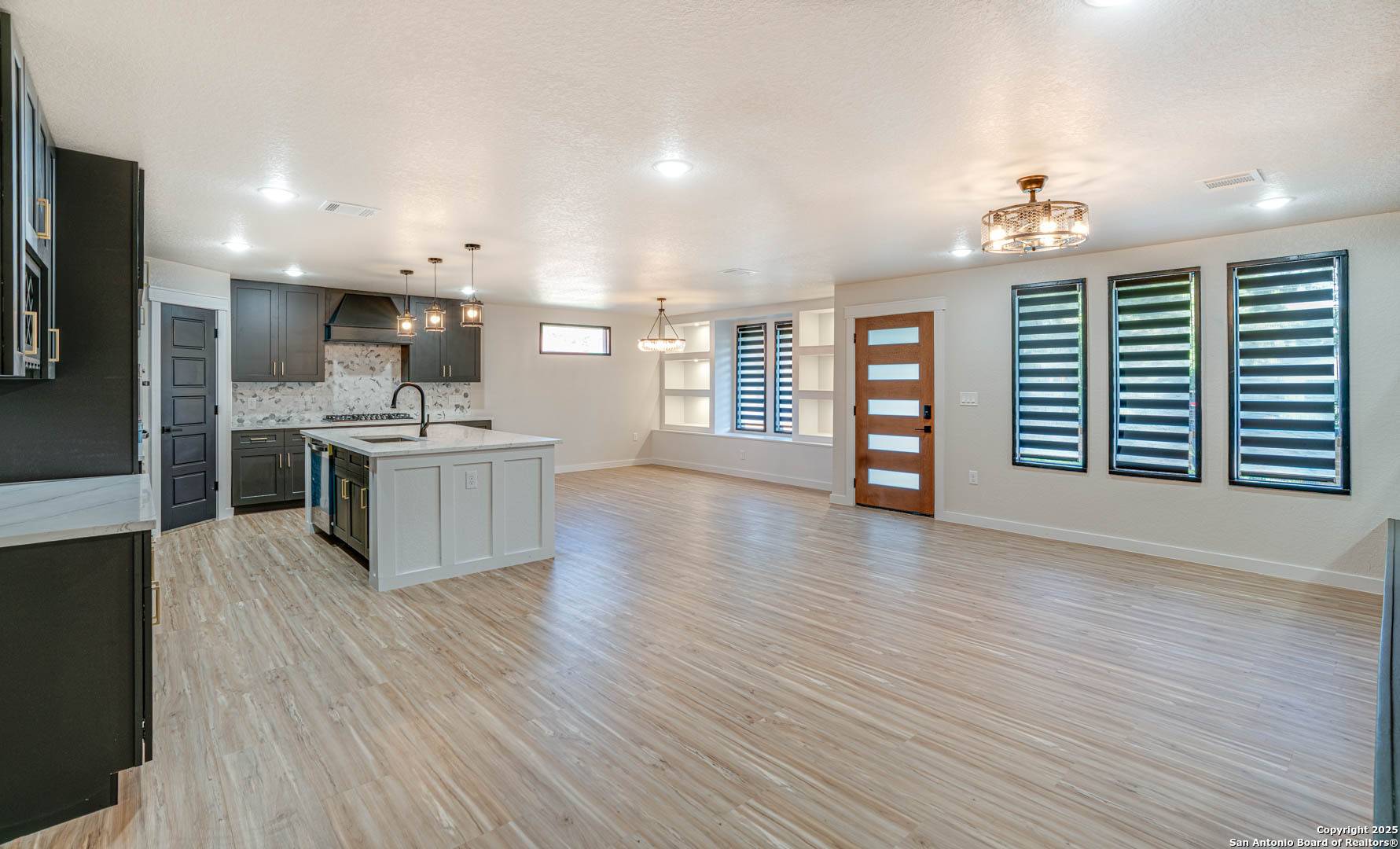 San Antonio, TX 78204,235 Bank