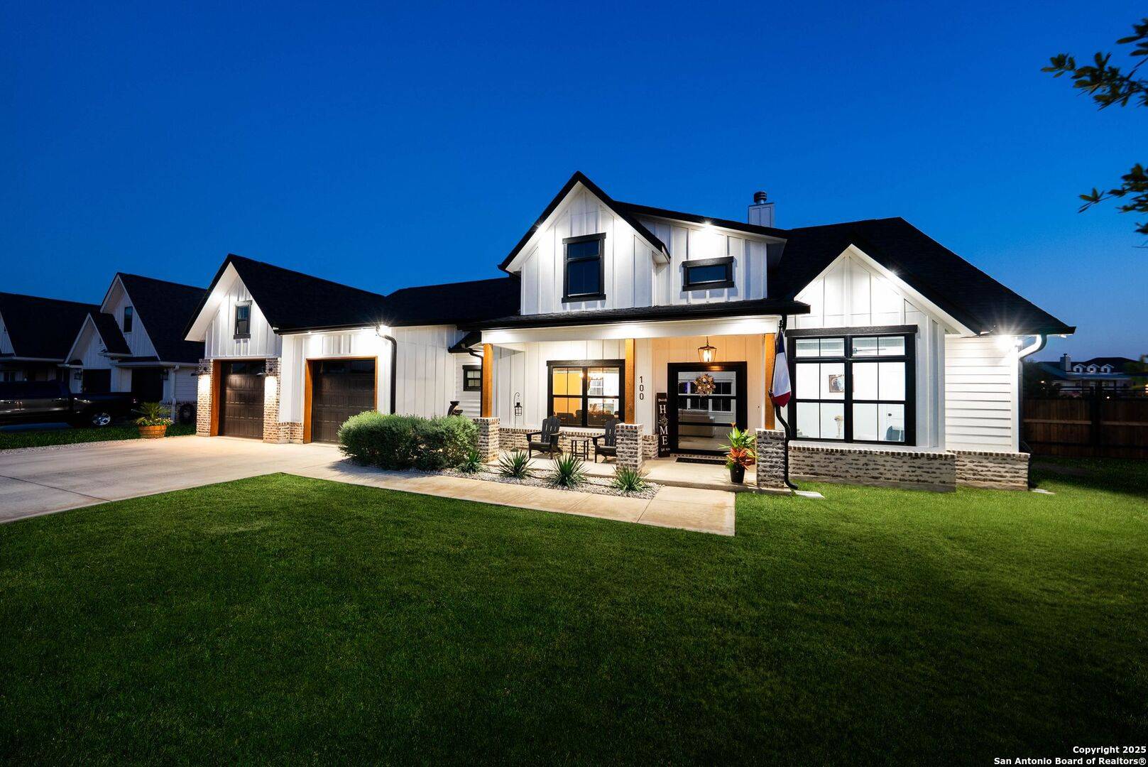 La Vernia, TX 78121,100 E Magnolia Cir