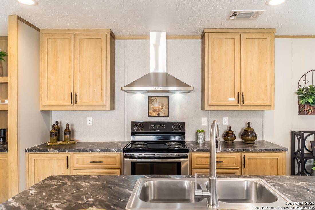 Somerset, TX 78069,2284 Stevens Rd