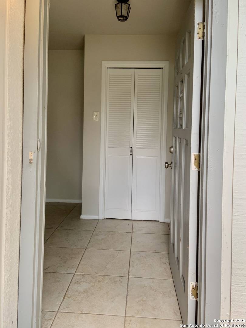 San Antonio, TX 78240,5711 Gillis