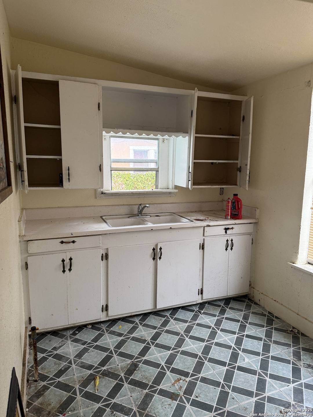 San Antonio, TX 78207,108 Maria Aly