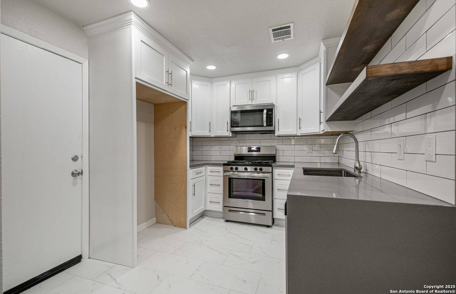 San Antonio, TX 78250,9223 Ridgeland