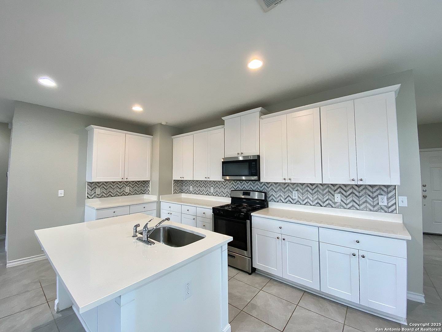 New Braunfels, TX 78130,142 Landing Lane