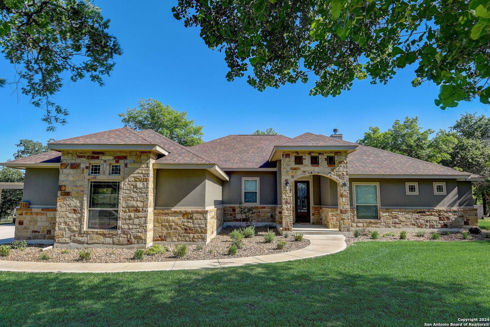 La Vernia, TX 78121-5953,315 CIBOLO RIDGE DR