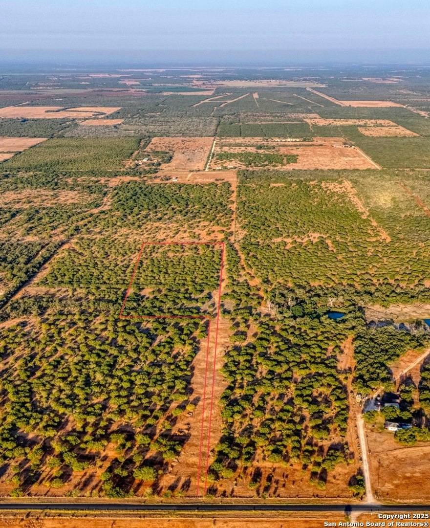 Jourdanton, TX 78026,2 CR 331 E