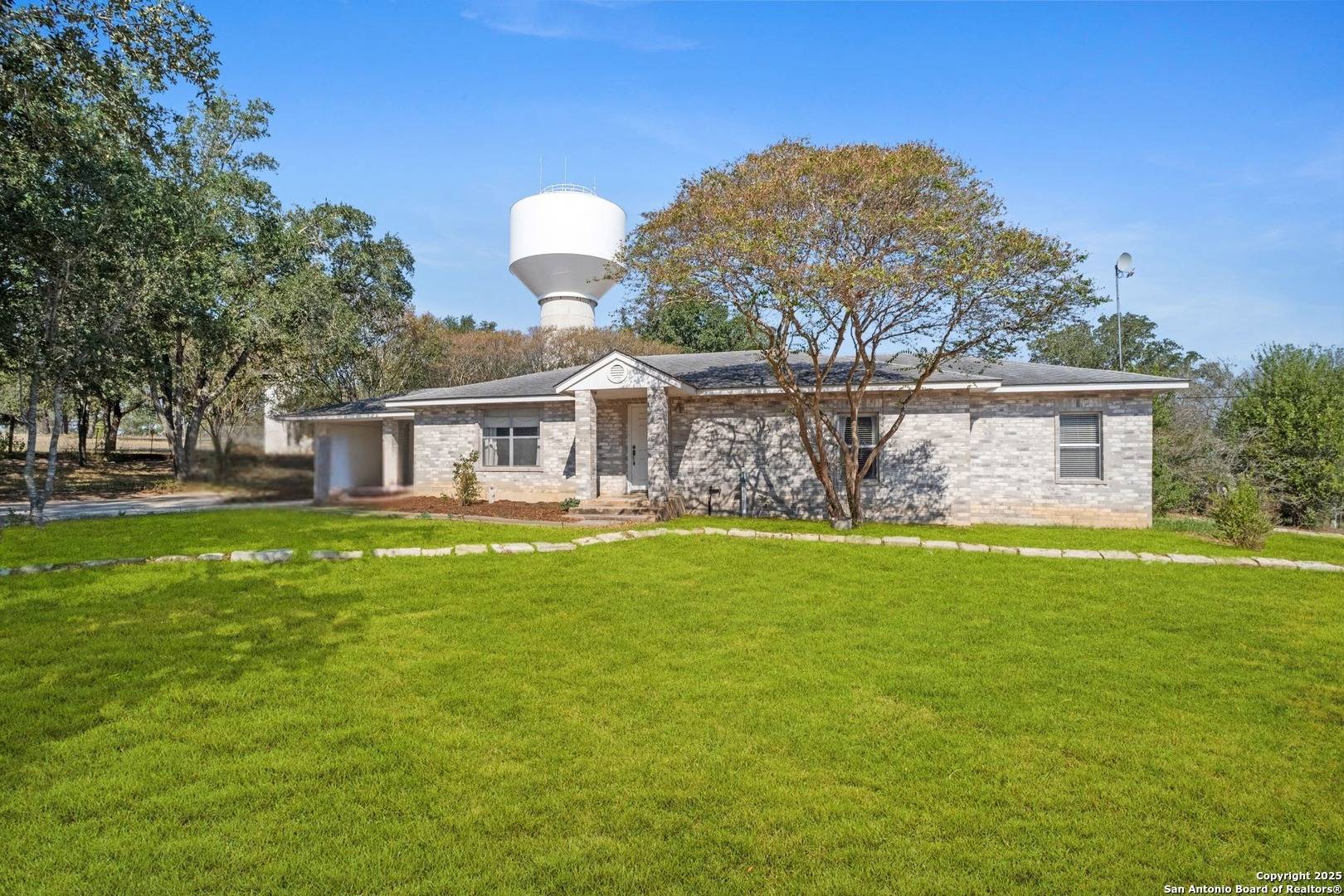 La Vernia, TX 78121,245 Bluffcreek