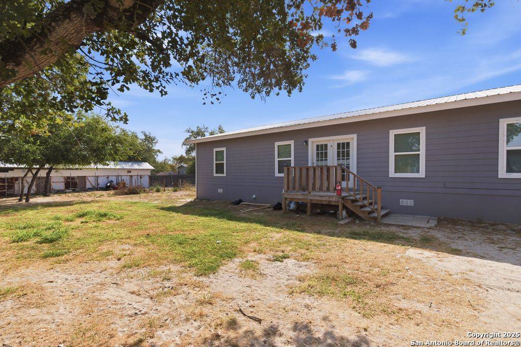 Elmendorf, TX 78112,22806 Shady Forest