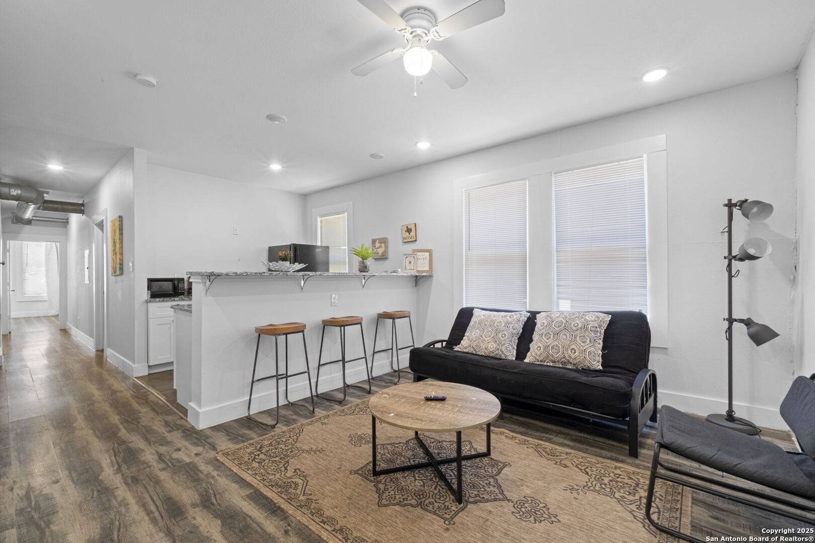 San Antonio, TX 78212,402 Dewey UNIT 102