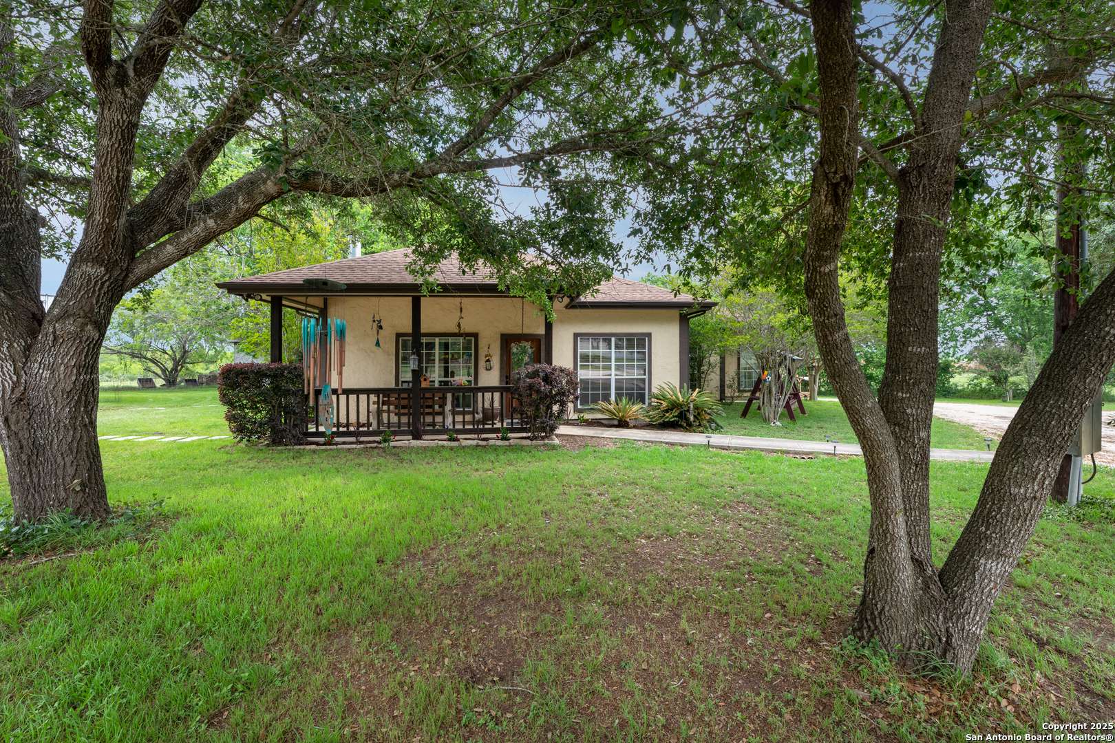 Adkins, TX 78101,10863 La Vernia