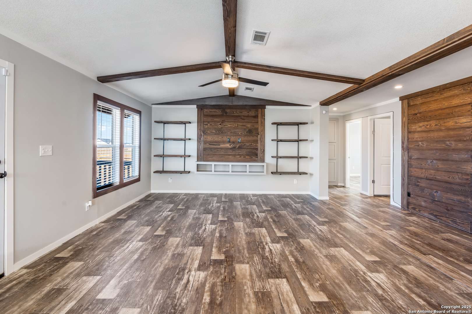 Natalia, TX 78059,269 W Medina Verde