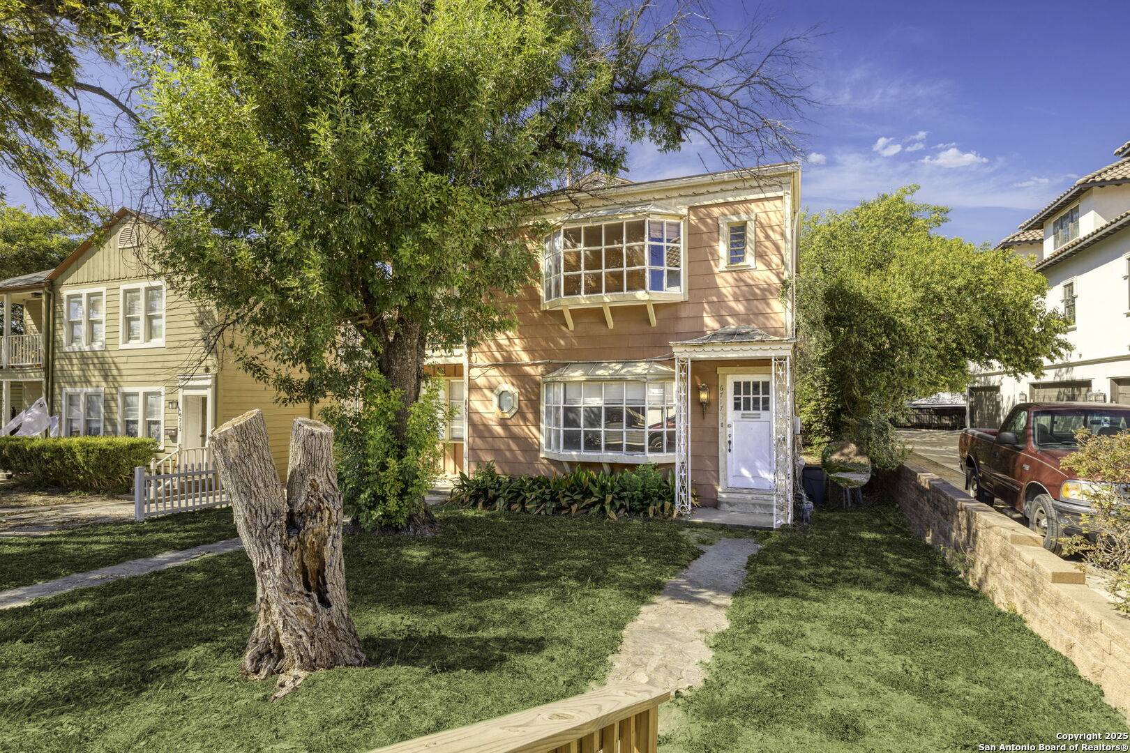 San Antonio, TX 78209,6715 Broadway