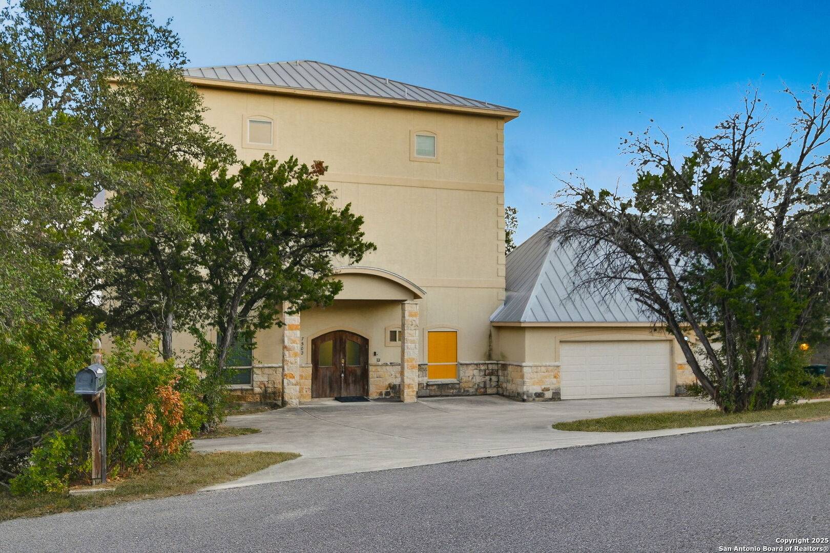 San Antonio, TX 78255,7502 Bluemist Mountain Rd