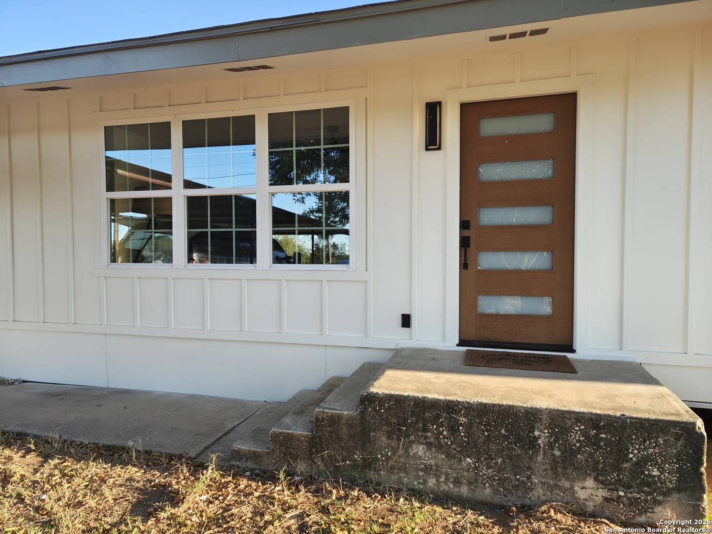 Charlotte, TX 78011,371 Rose Blvd