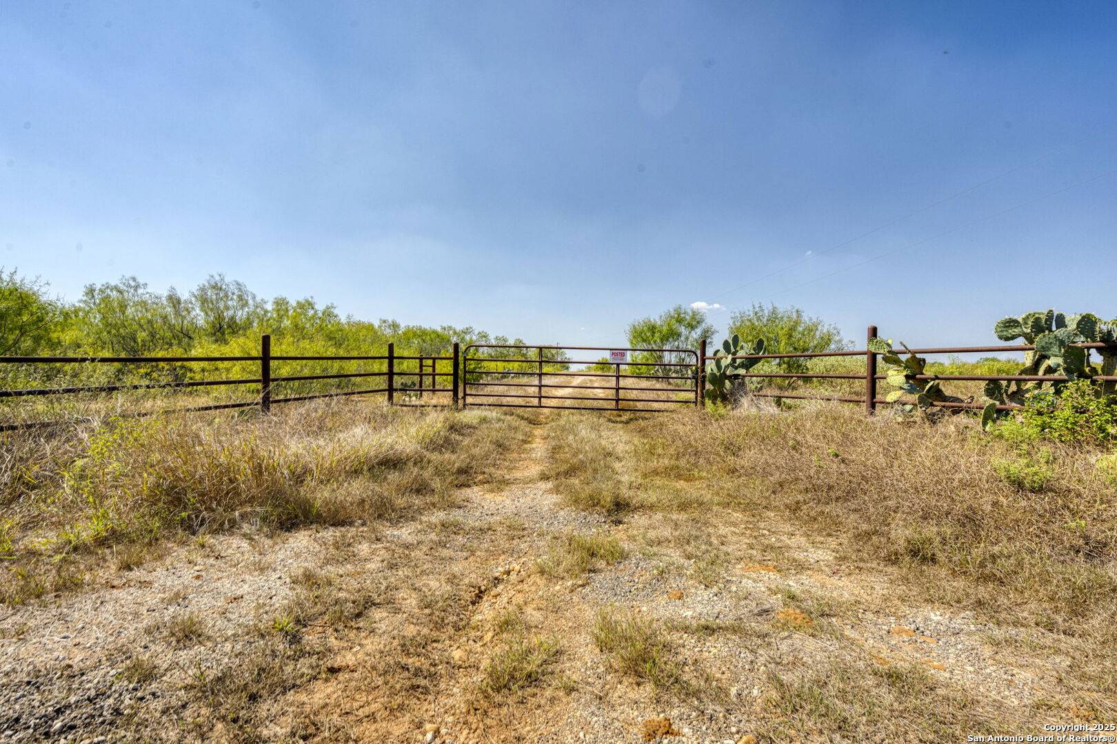 Jourdanton, TX 78026,3531 Cr 331