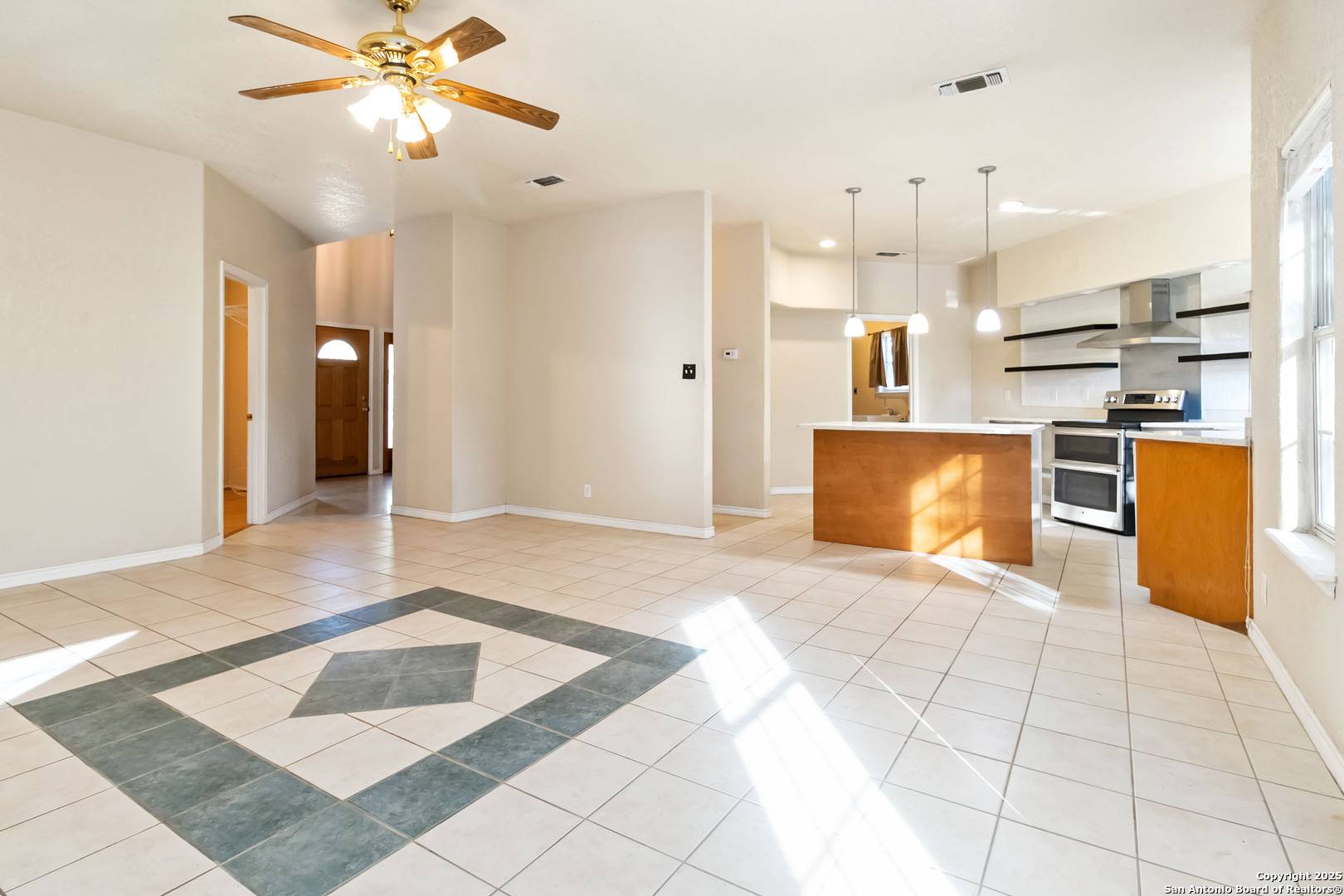 Adkins, TX 78101,217 Sky View