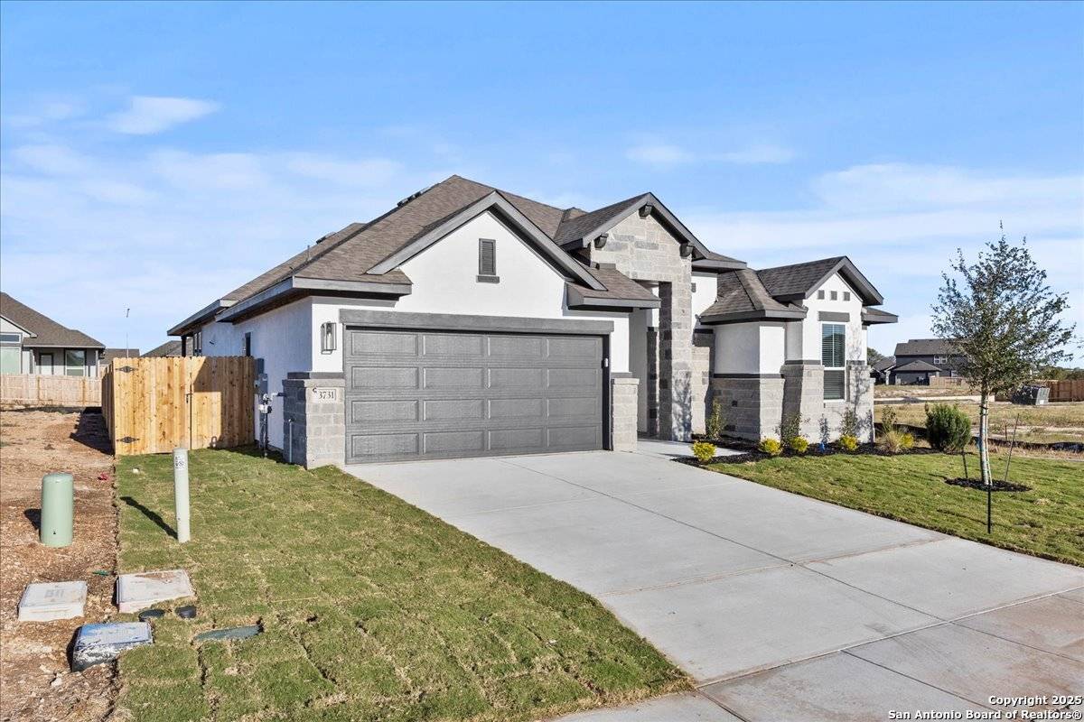 Seguin, TX 78155,3731 Moru Oak Drive